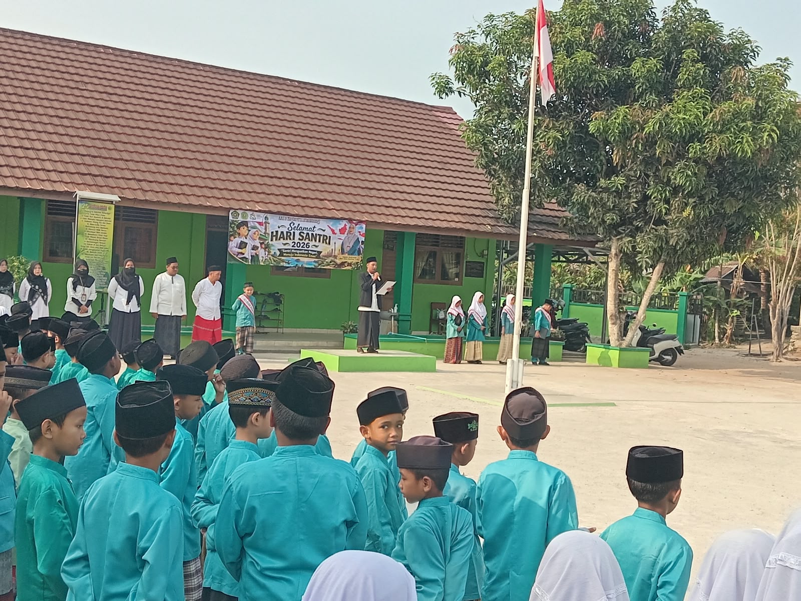 MIN 1 Belitung Gelar Upacara Peringatan Hari Santri 2026